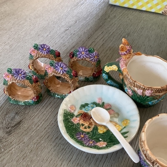 Rabbit garden party springtime tea seat 20 pieces Easter In original box - Picture 6 of 16